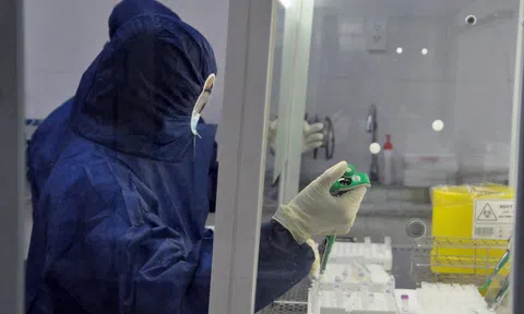 Xét nghiệm 500 người là F1, F2 của bệnh nhân Covid-19 số 595 và 669 đều có kết quả âm tính