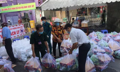 Nghĩa tình mùa dịch tại khu cách ly ở Đồng Nai