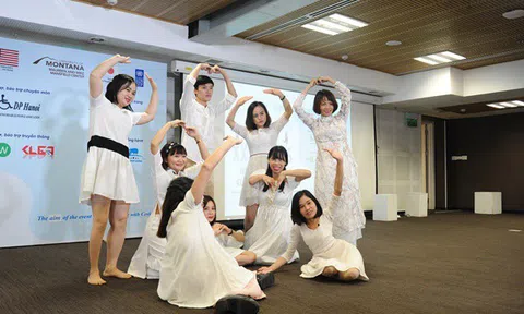 Người khuyết tật khắc họa nỗi đau bạo lực tình dục thông qua nghệ thuật