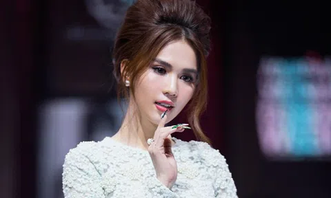 Ngọc Trinh chuẩn quý cô thanh lịch, đài các trong show diễn của NTK Bảo Bảo