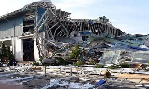 Quảng Ngãi: Sập nhà xưởng 3 người chết, 2 người trọng thương