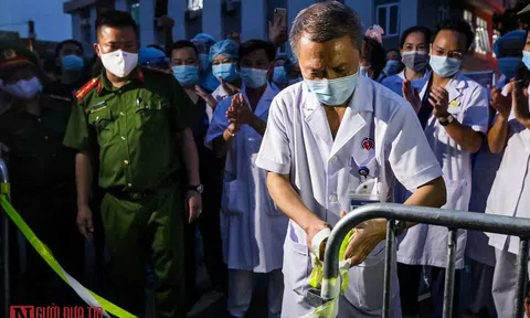 Bệnh viện E dỡ cách ly