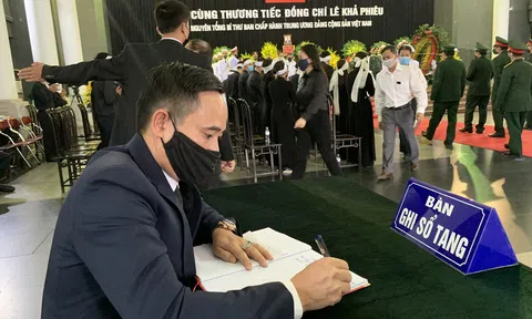 Hội Luật gia Việt Nam viếng đồng chí nguyên Tổng Bí thư Lê Khả Phiêu